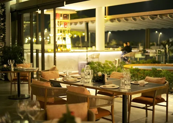 Oakwood Khu nghỉ mát Hạ Long
