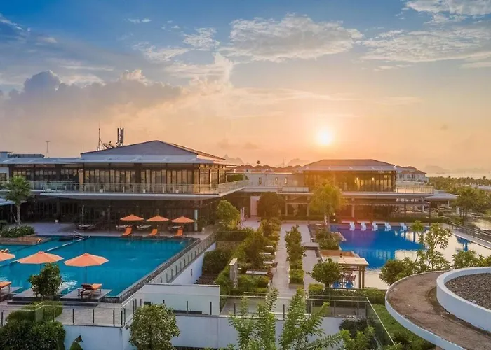 Khu nghỉ mát Oakwood Hạ Long