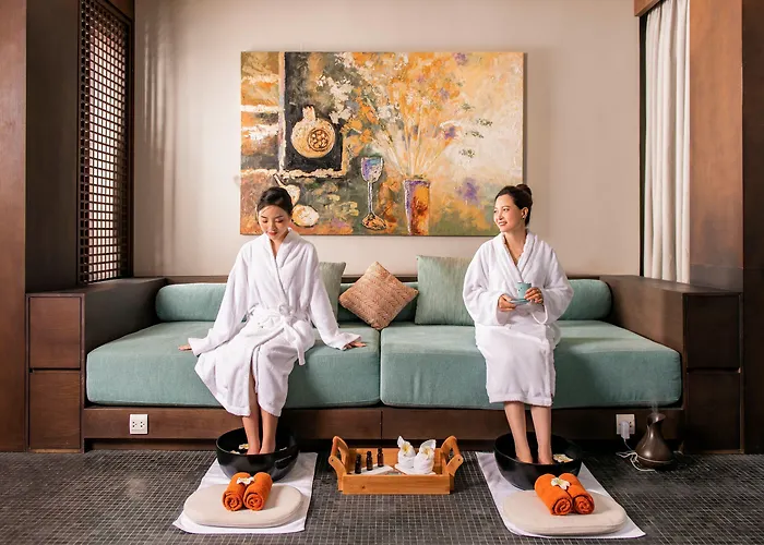 Khu nghỉ mát Oakwood Hạ Long